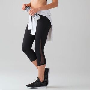 EUC Lululemon Train Times Crop (17") Black Size 6